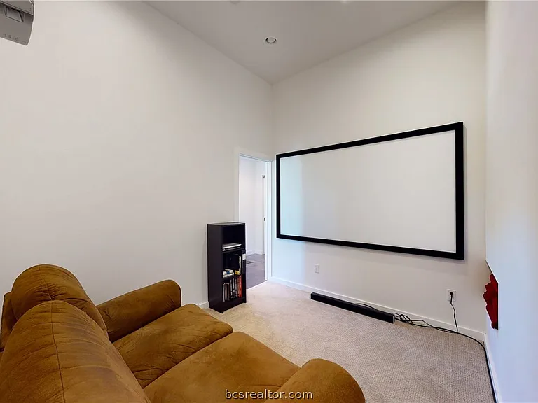 217 N Houston Ave — Photo 11