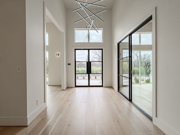 5th image of 11314 Hillcrest Rd