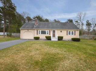 25 Pine View Dr, Cotuit, MA 02635