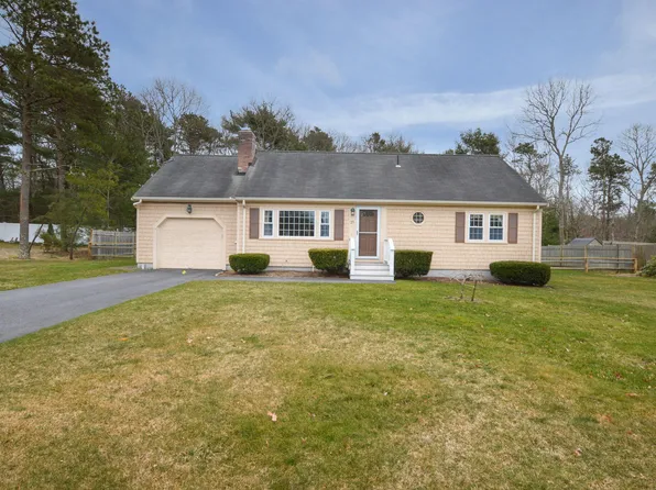 25 Pineview Drive, Cotuit, MA 02635