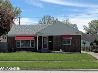16130 Toepfer Dr, Eastpointe, MI 48021