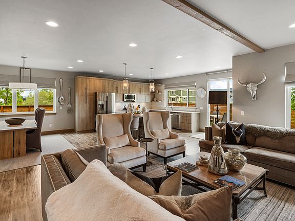 Open Kitchen, Living, Dining