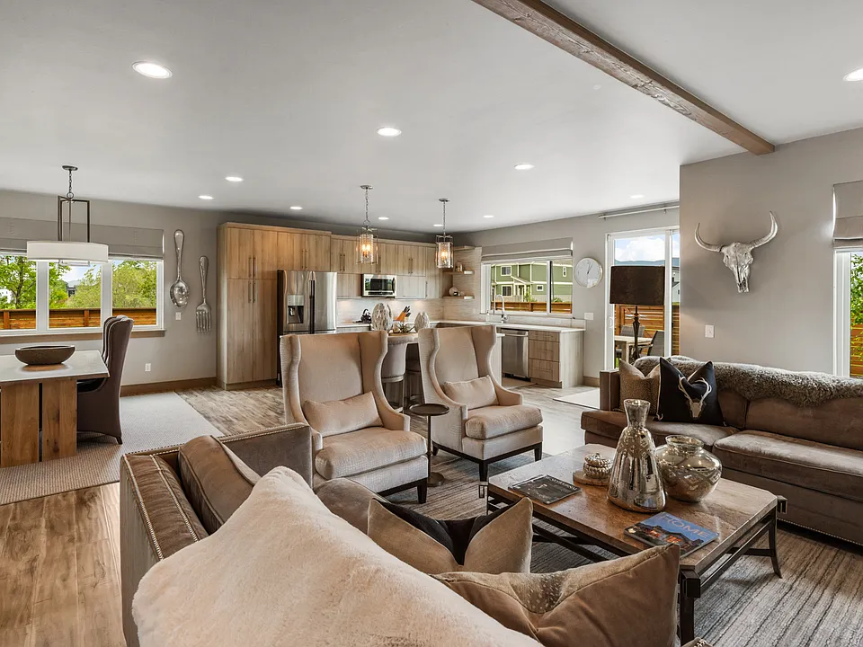 Open Kitchen, Living, Dining