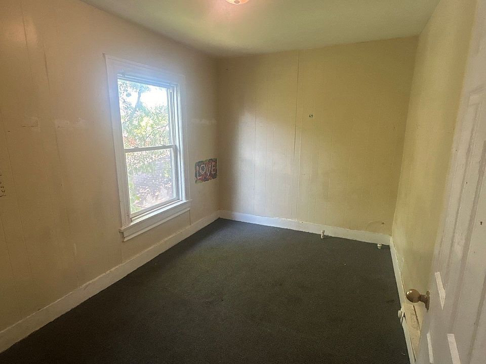 1st image of 1127 Ross Ave