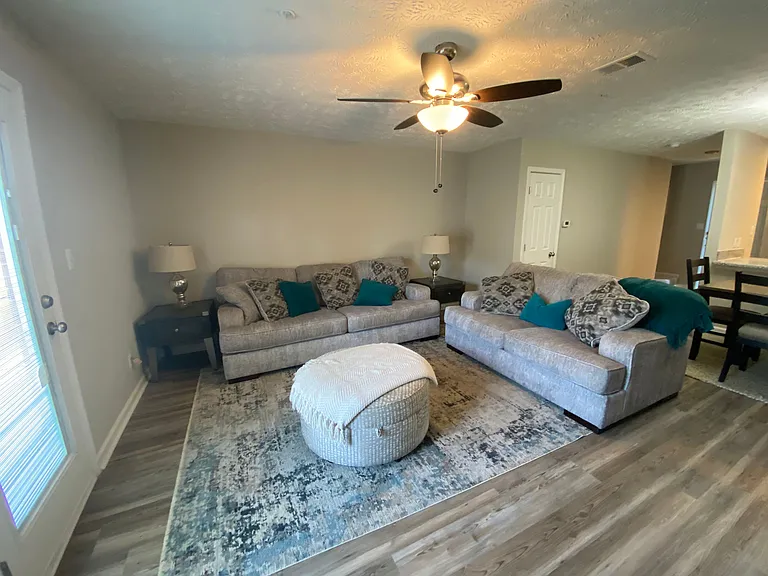 Carolina Place — Photo 4