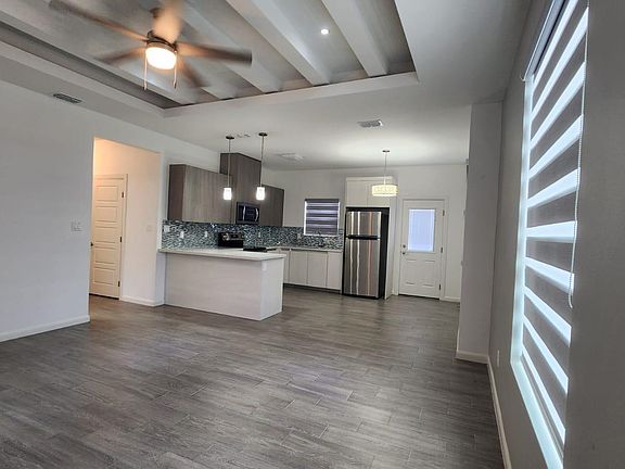 2nd image of 909 W Garrison Dr APT 1