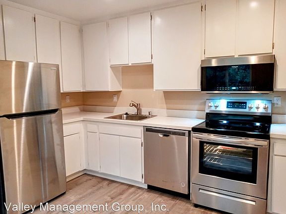 2nd image of 548 Boynton Ave #22