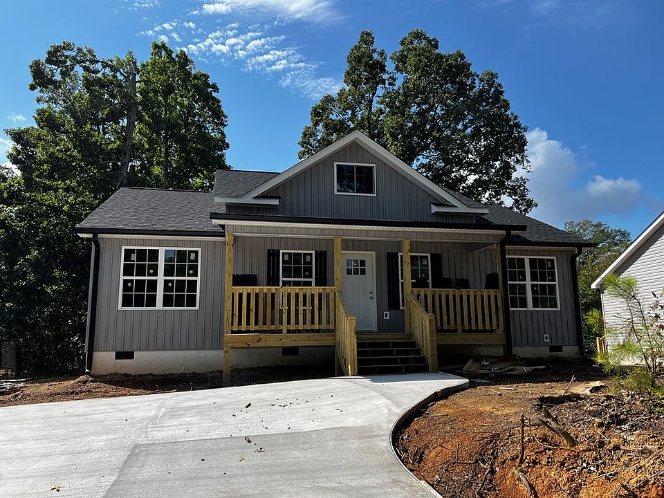 2nd image of 688 Carter Stealey Rd