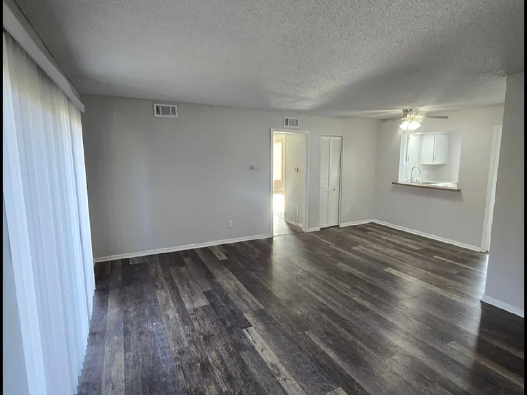 8721 Countryshire Ln #4 — Photo 4