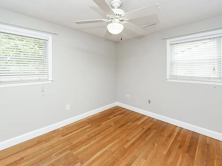838 Fred St — Photo 35