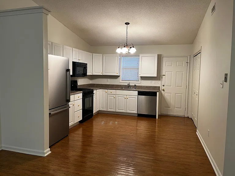 2424 Educational Dr — Photo 2