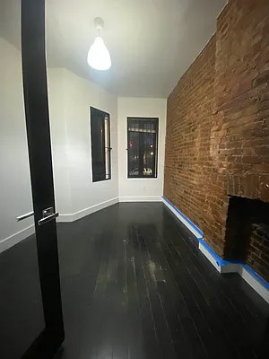 Rented by Hagstrom Management Inc | media 4