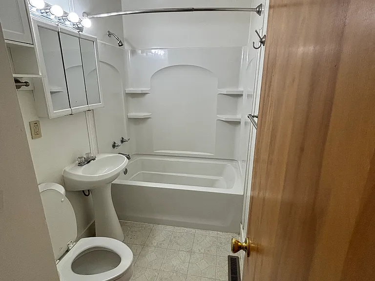 2810 Saint Ann St #1 — Photo 9
