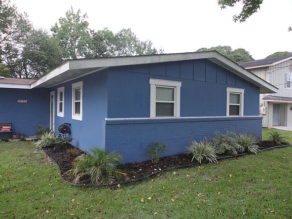 2nd image of 2717 Pinewood Dr