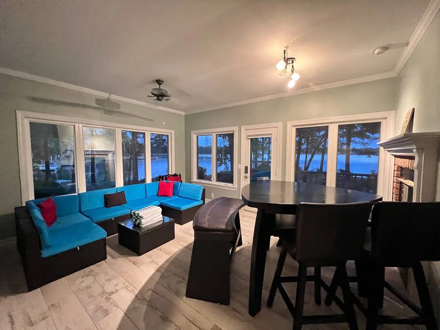 3 bed, 2.0 bath, 2690 sqft, $5,406 — Photo 3