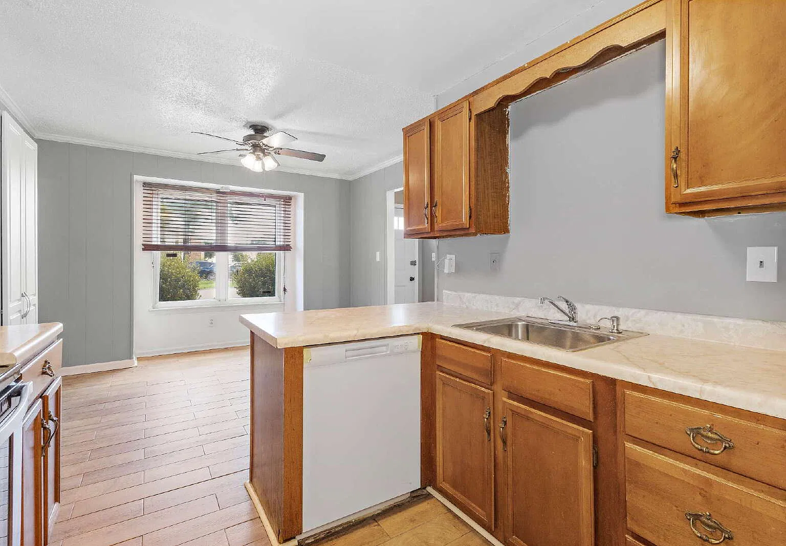 2 bed, 3.0 bath, 1208 sqft, $2,000 — Photo 4