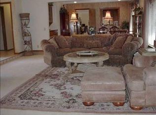 208 E Platt Dr, Yukon, OK 73099