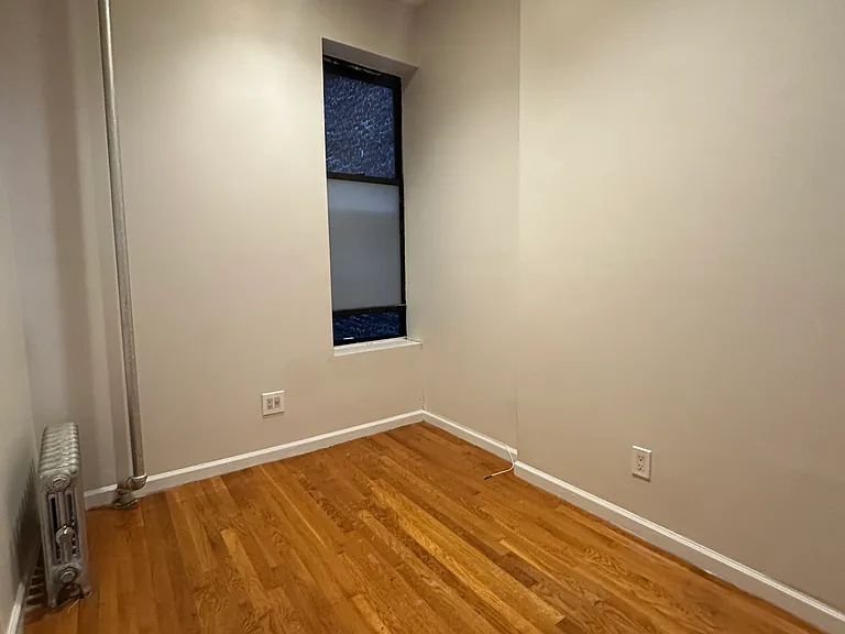 346 W 36th St #1F — Photo 7