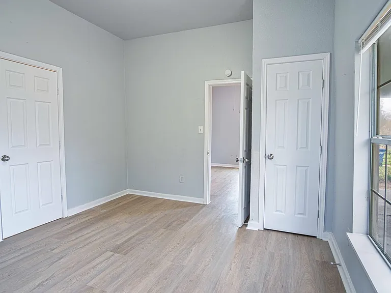 318 Vine St — Photo 8