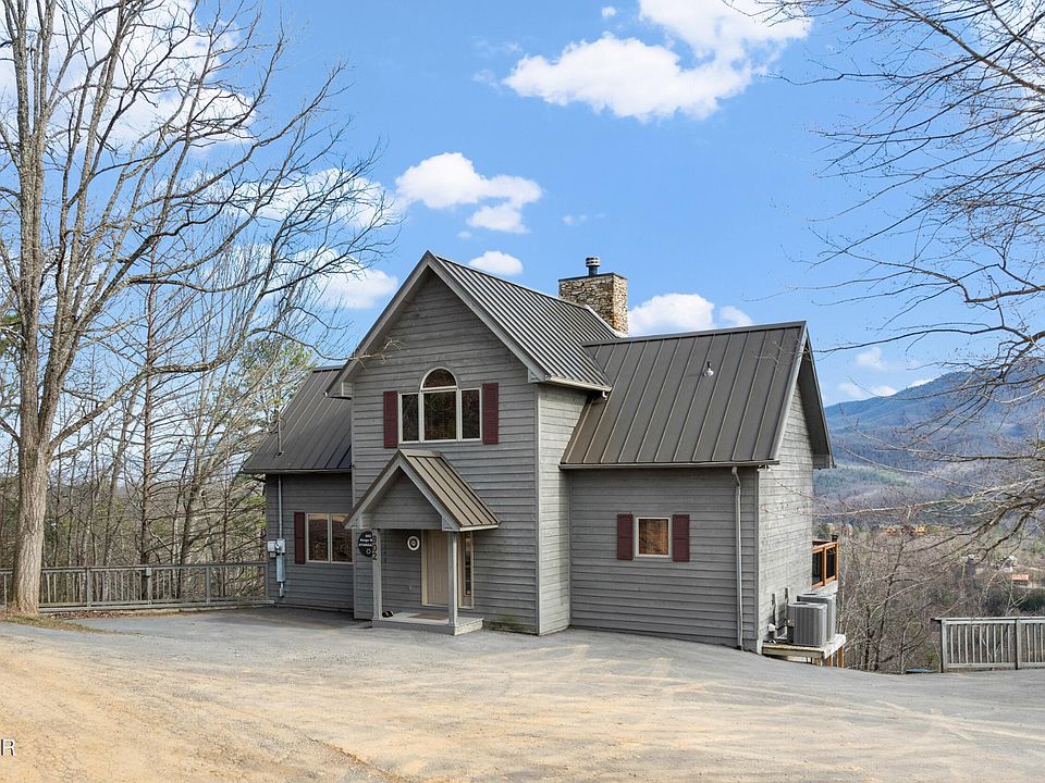 1st image of 802 Kings Way