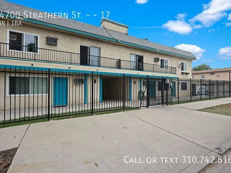 14700 Strathern St #17 — Photo 13