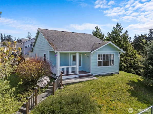998 SW Upland Court, Oak Harbor, WA 98277