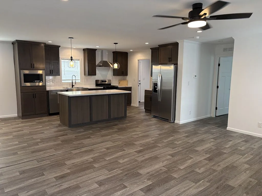 4 bed, 2.0 bath, 1564 sqft, $2,175 — Photo 2