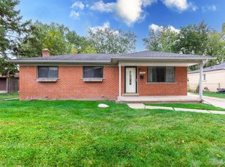 4996 Sanford Dr, Sterling Heights, MI 48310