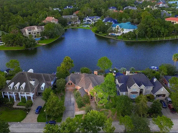 23 Pleasure Cove Dr, Spring, TX 77381