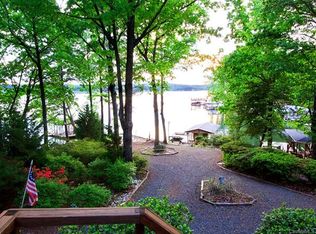 959 Emerald Shores Rd, Mount Gilead, NC 27306