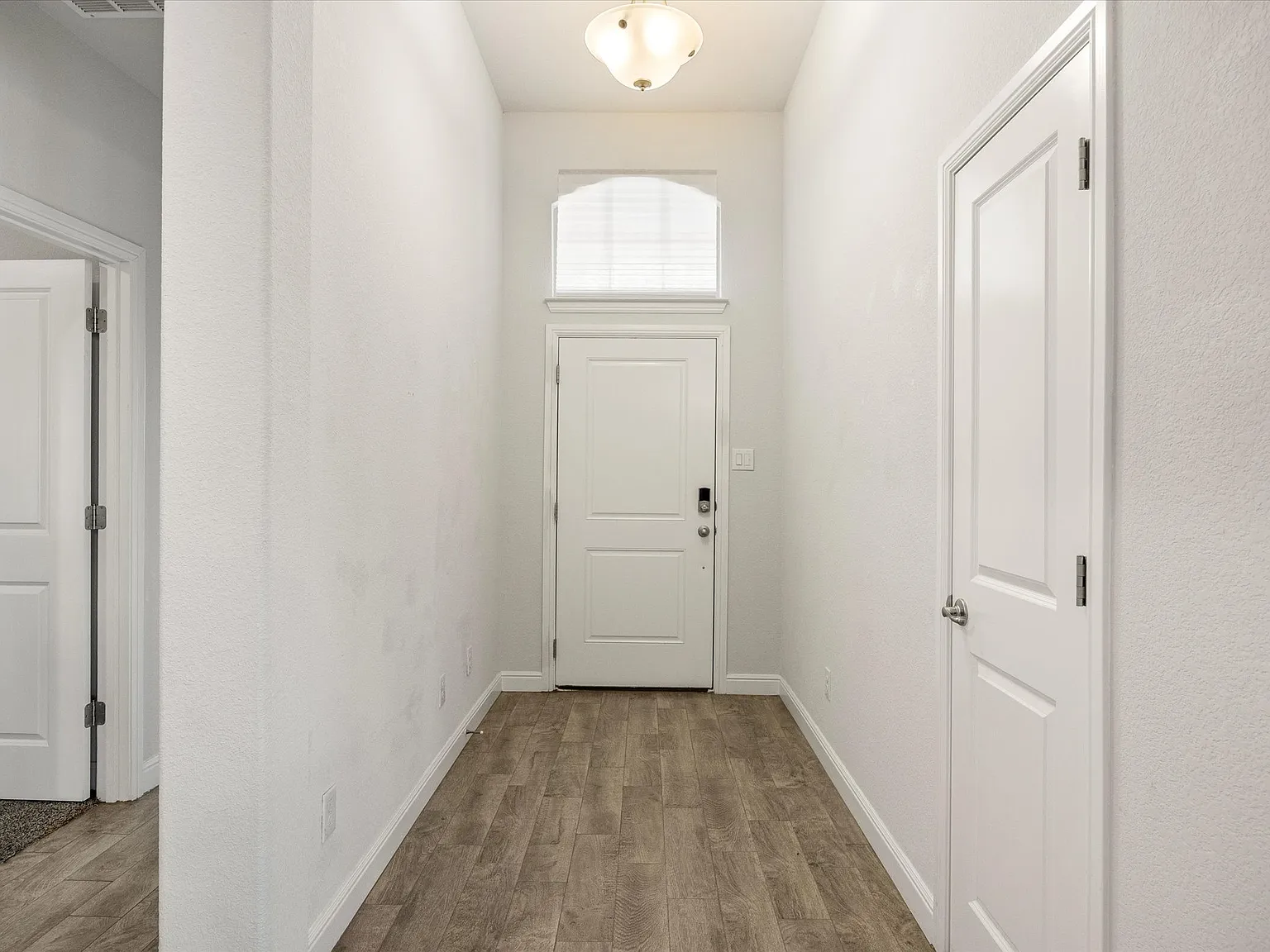 4 bed, 1818 sqft, $2,250 — Photo 4