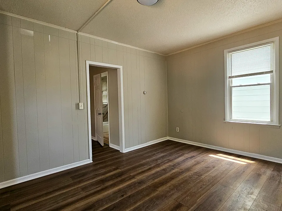 387-01 Blatchley Ave #1A