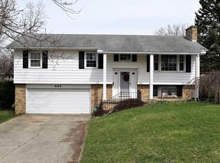 859 Crestview Dr, Bellefontaine, OH 43311