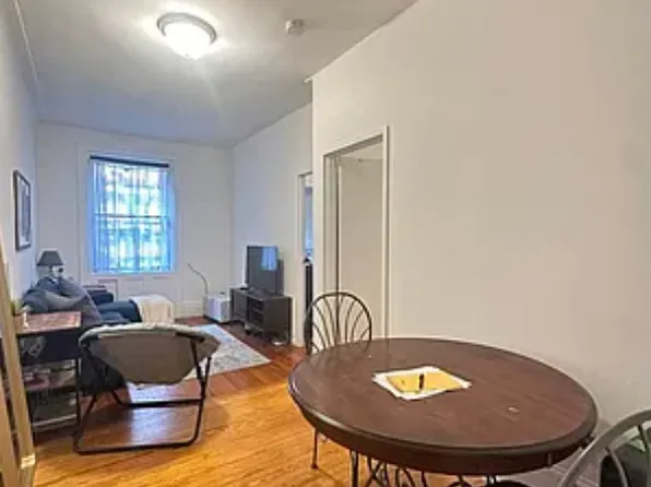 231 Lexington Avenue 4B image 2 of 6