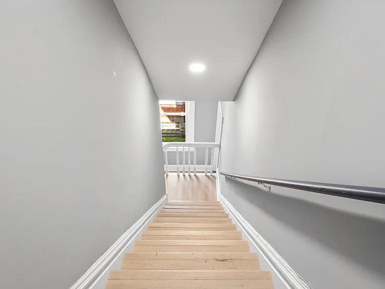 510 Dawson Ave — Photo 13