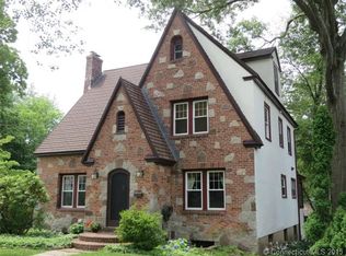 127 Ballard Dr, West Hartford, CT 06119