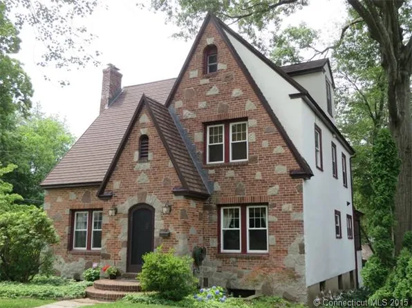 127 Ballard Dr, West Hartford, CT 06119