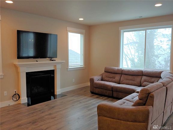 2nd image of 4001 Highlands Blvd