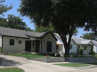 516 E Robert St, Fort Worth, TX 76104