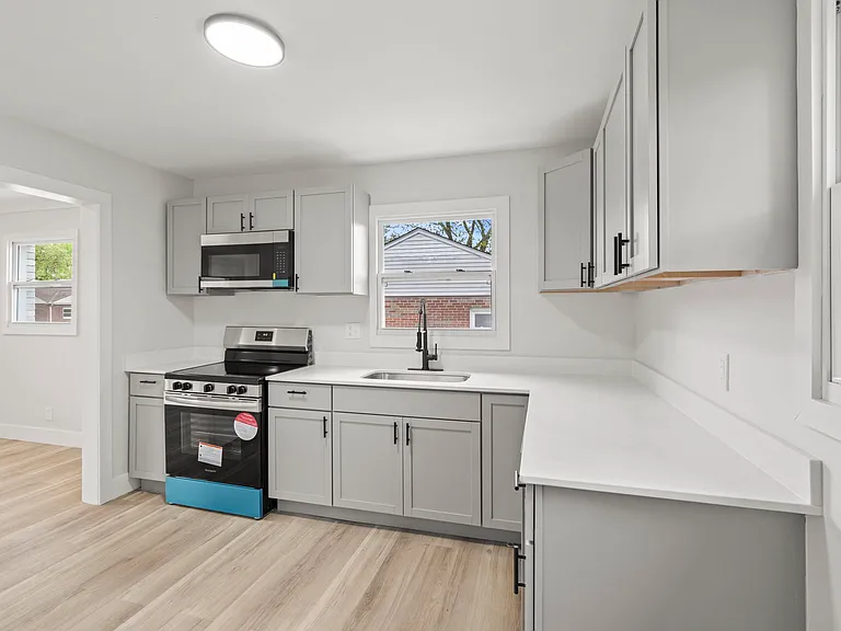 2511 Baywood St — Photo 30