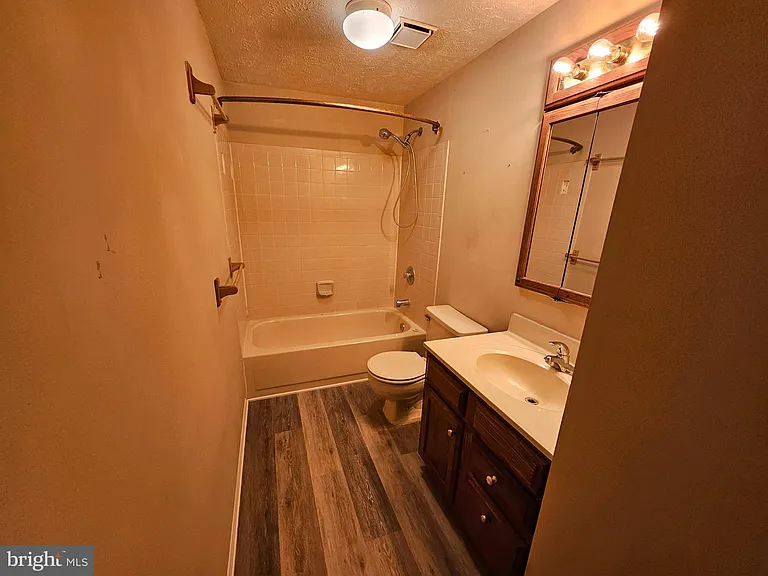 104 Township Ct — Photo 22