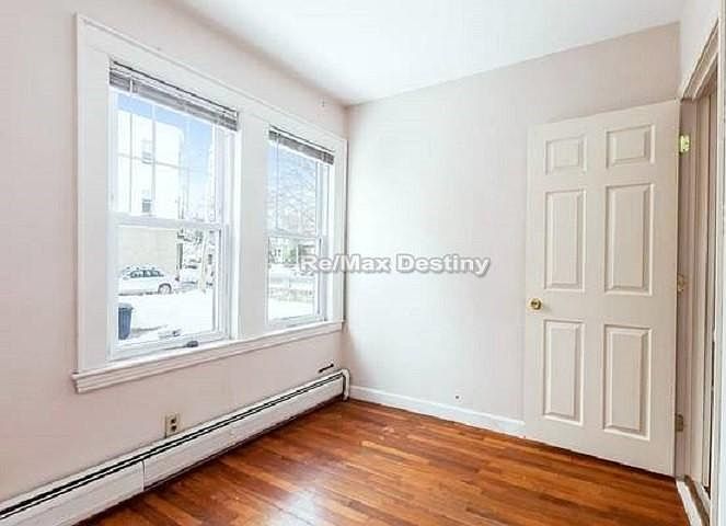 2nd image of 48 Arlington St