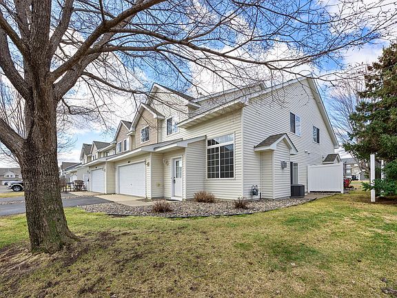 4th image of 2457 Yellowstone Dr #116