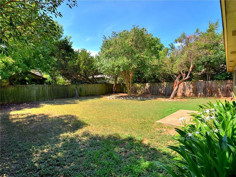 802 Primrose Ln — Photo 27