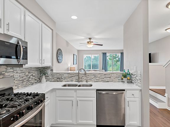 5th image of 2823 Kentshire Ct #2823