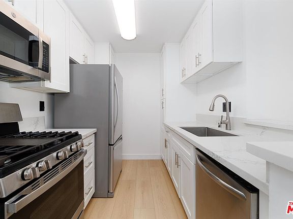 4th image of 20134 Leadwell St Unit 334
