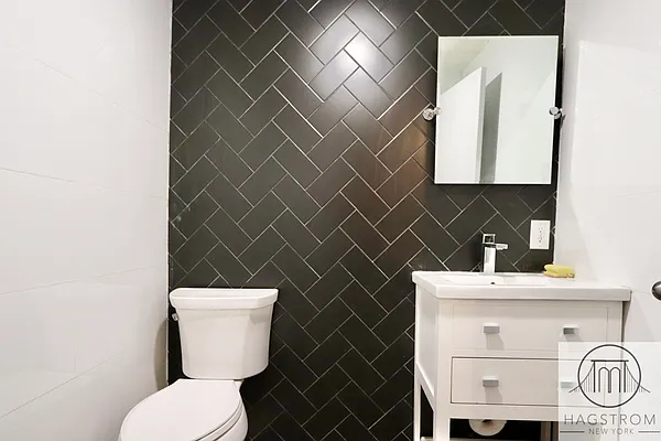 Rented by Hagstrom Management Inc | media 6