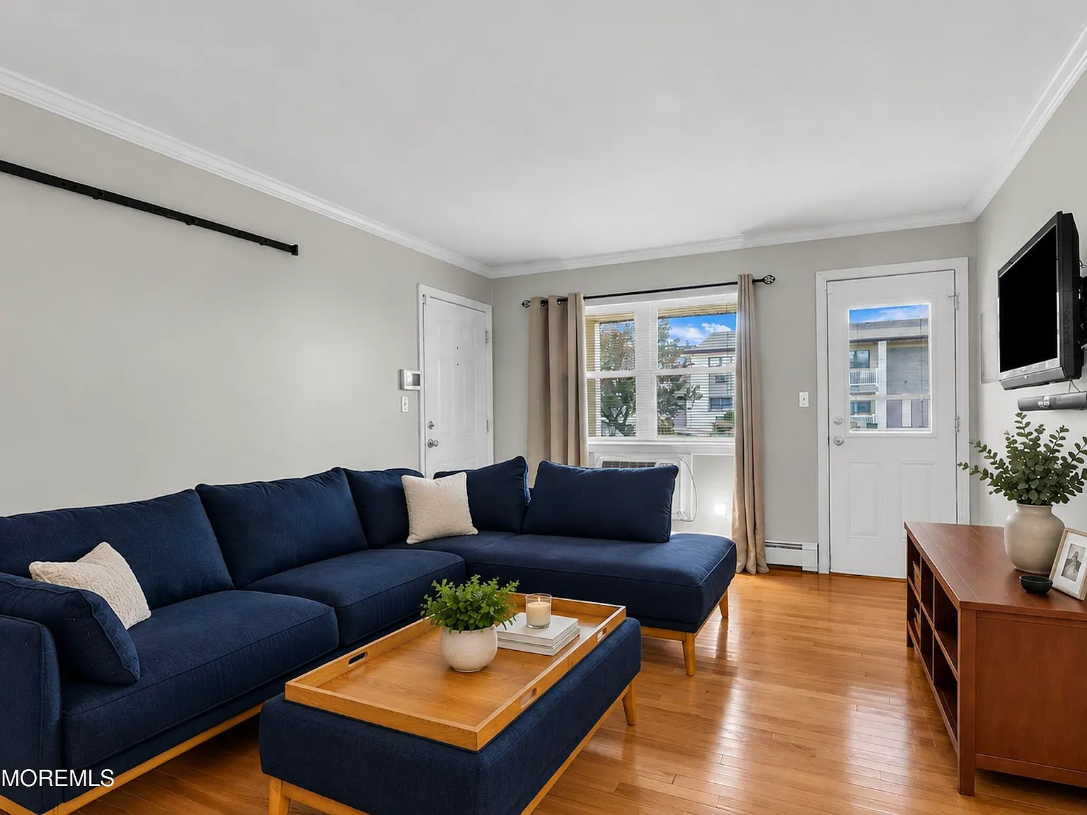 1 bed, 776 sqft, $2,200 — Photo 2