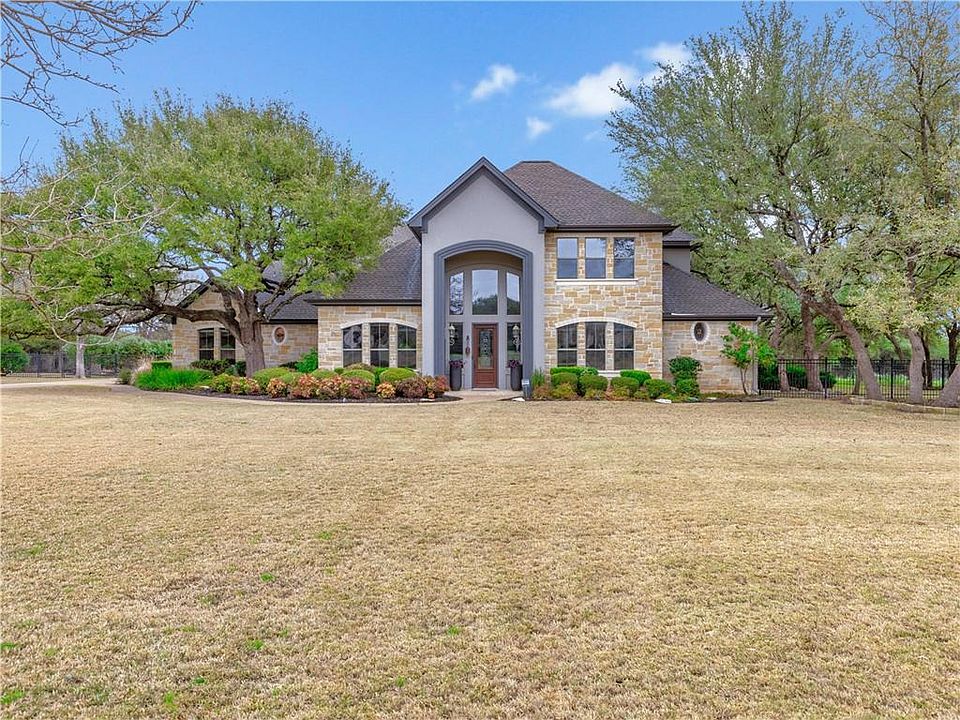1st image of 113 Oak Meadow Dr