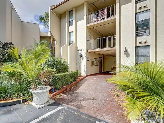 4th image of 6751 N University Drive #302
